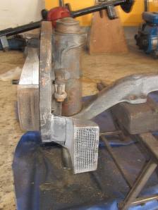 The front drum brake and the sliding pillar sliding pillar suspension