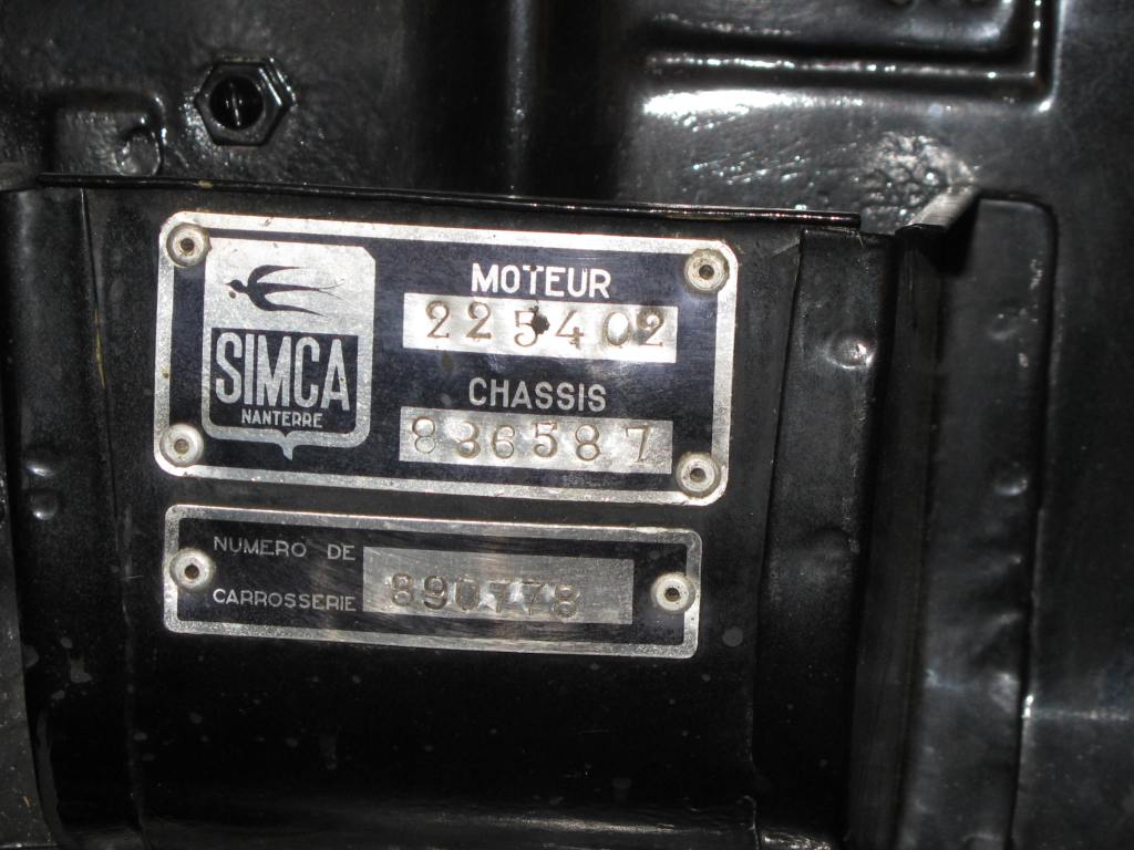 Her nomenclature reads: Chassis No. 886587, Moteur No. 225402 and Carrosserie No. 890778